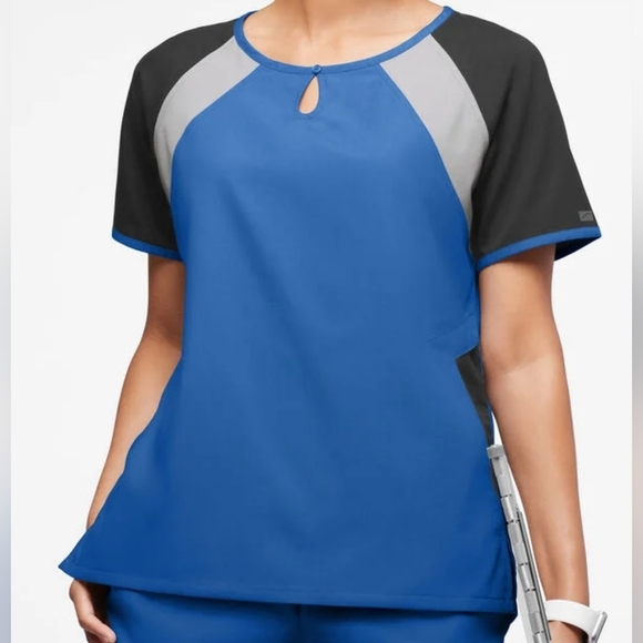 NWT Uniform Advantage Butter Soft Women's Size 2X Color Block Scrub Top - Picture 1 of 5